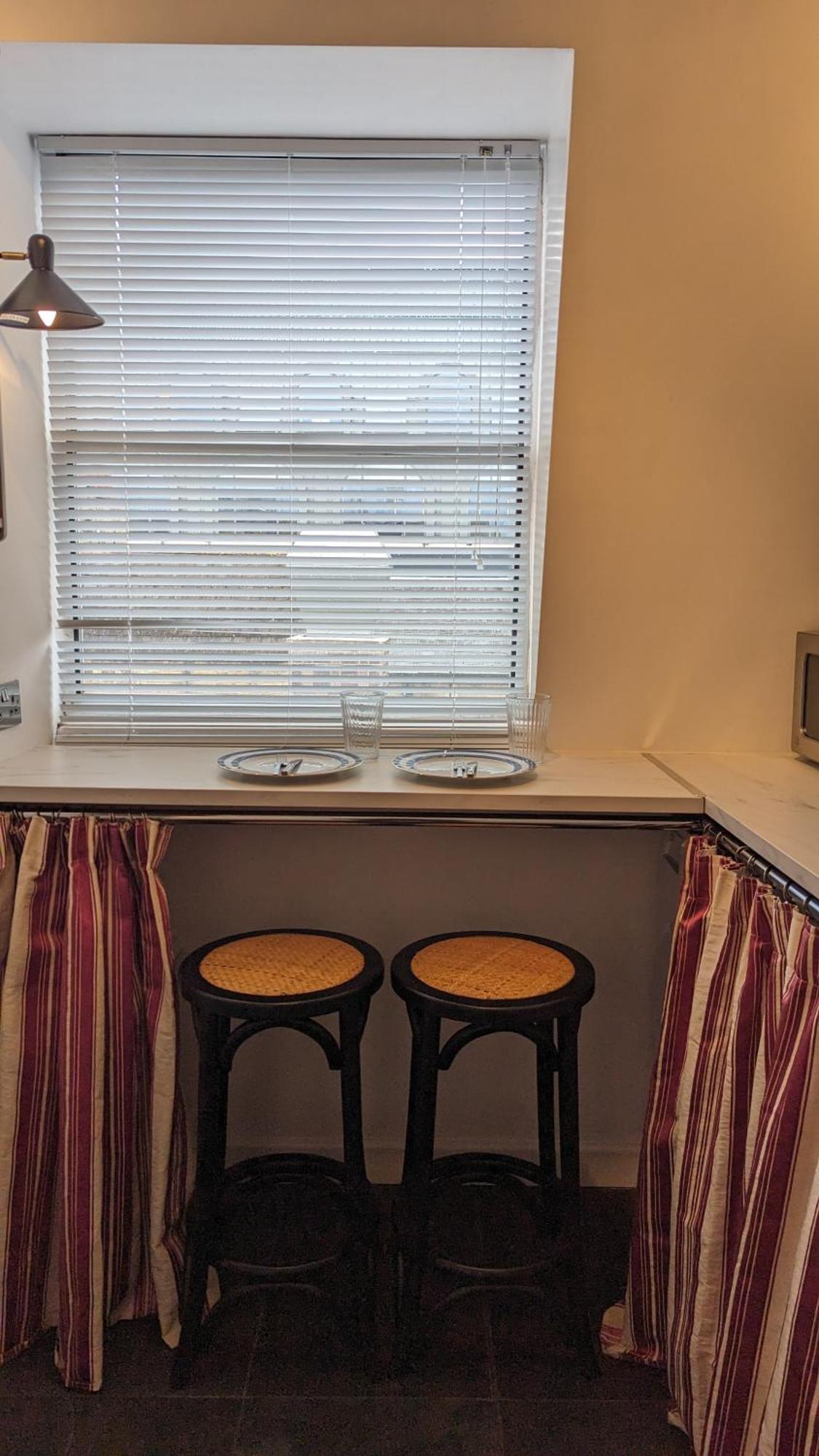 Charming & Quaint Old Compton Apartamento - Quiet Guests Only Allowed, No Parties Allowed, Over 25 Years Old Or Families London Kültér fotó